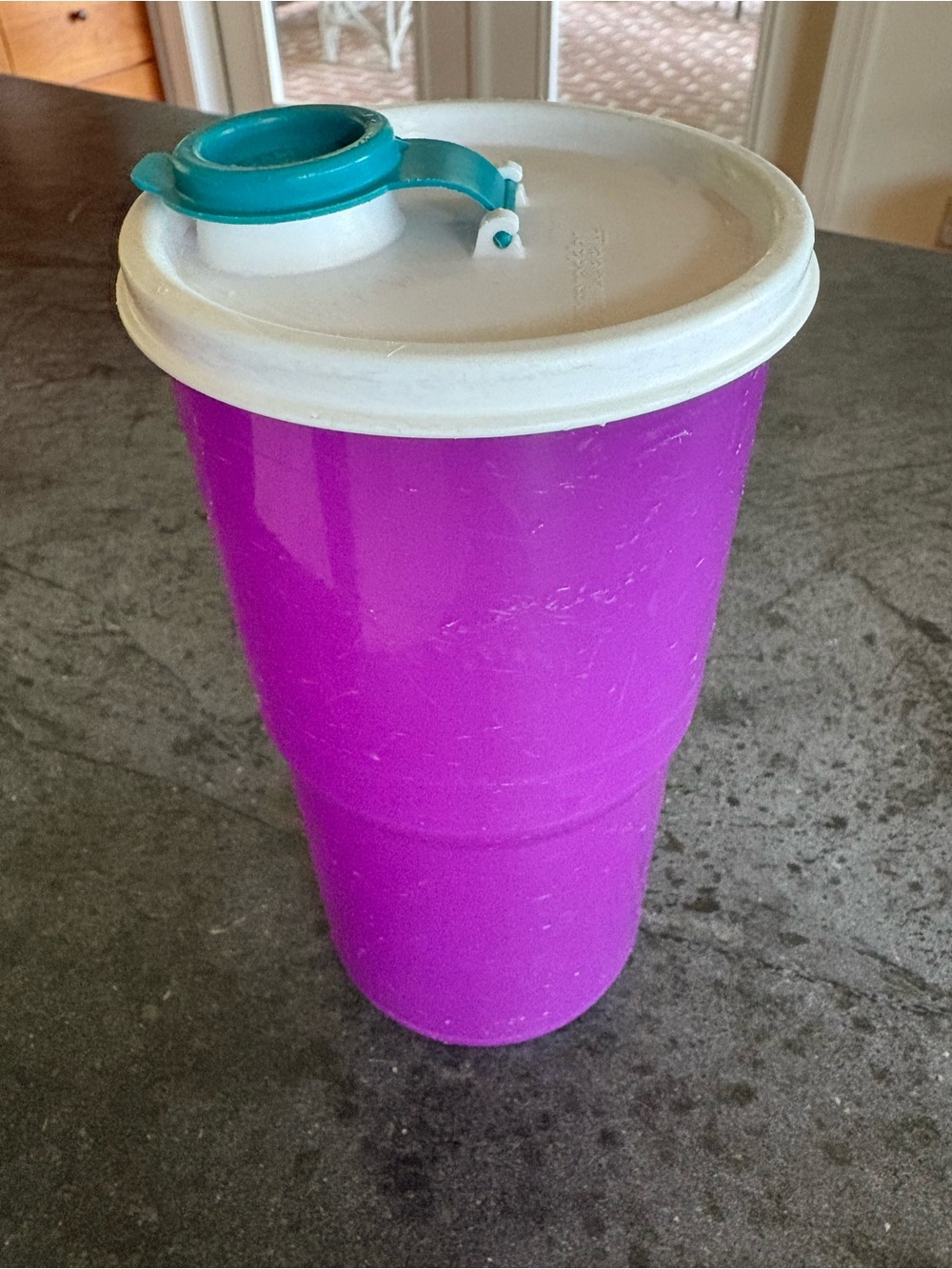 Tupperware purple beverage, hydration Tumbler with White Lid and Teal -30 ounces